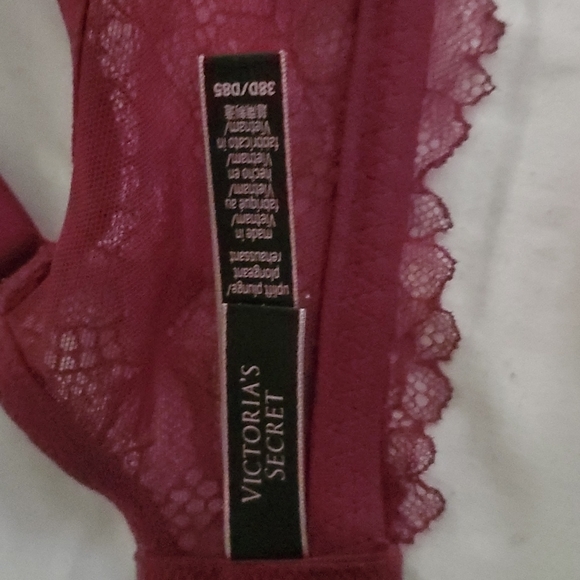 Bras - Picture 3 of 7